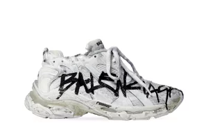 Runner Graffiti Sneaker in white and black mesh and nylon
